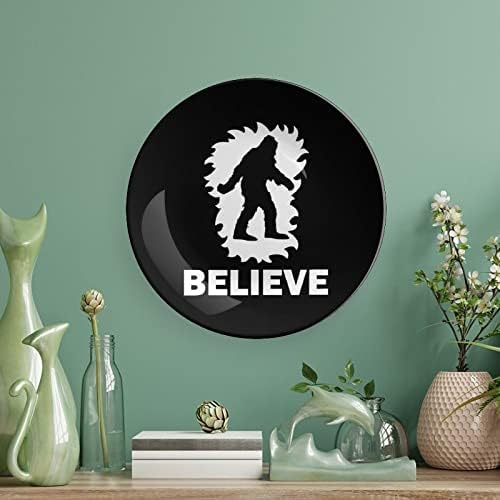 Bigfoot Squatchin מאמינים צלחות קרמיקה עגולות צלחת דקורטיביות עם עמדת תצוגה לעיצוב חתונה במשרד הביתי