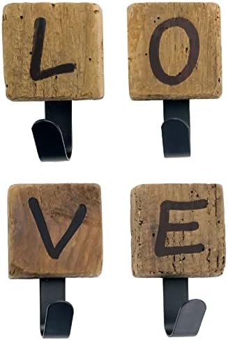 מוצרים גלובליים 4 ווים מעיל: אהבה חווה מעץ מלא עם אותיות צבועות וים פלדה. מוכן לעלות על הקיר.
