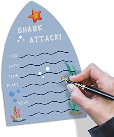 הזמנות למסיבת יום הולדת של כריש עם ציוד למסיבות כריש על מעטפות