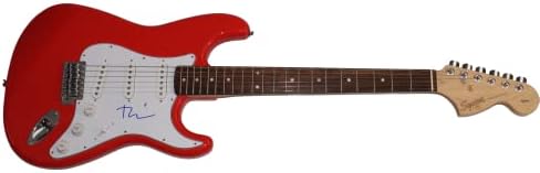 טובי מגווייר חתם על חתימה בגודל מלא פנדר אדום סטראטוקסטר גיטרה חשמלית ב / ג 'יימס ספנס מכתב אותנטיות ג' יי.
