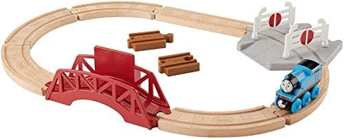 Thomas & Friends Bridge & Crossingseet, סט מסלול עץ עם מנוע רכבת תומאס דחיפה לילדים בגיל הרך