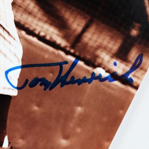 טומי הנריך חתום תמונה 8 × 10 ינקי - COA JSA - תמונות MLB עם חתימה
