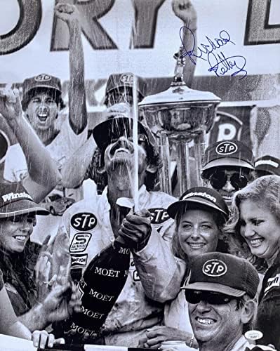 ריצ'רד פטי חתם על 16x20 NASCAR CHAMPAGNE צילום הולוגרמה JSA - תמונות NASCAR עם חתימה